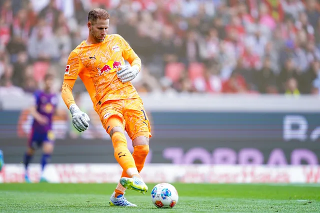 Gulacsi Gabung Villarreal