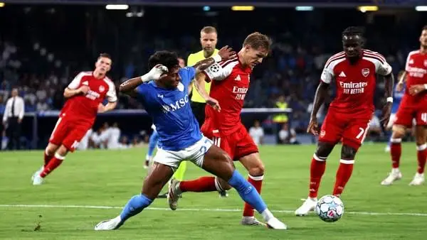 Arsenal Kalahkan Napoli 